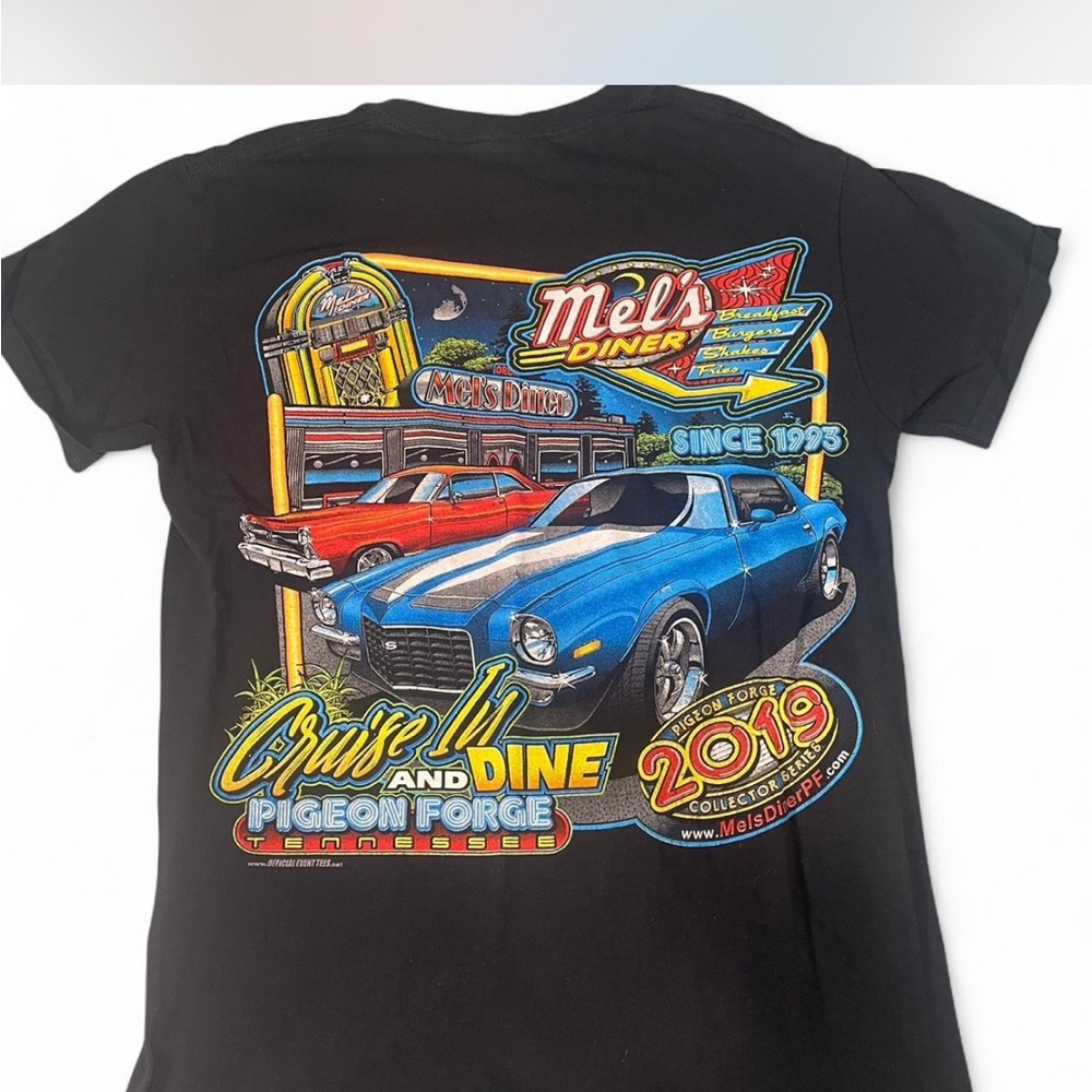 Mel’s Graphic Tee Vintage
